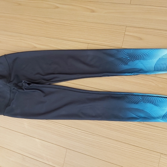 Joe Fresh tights - Picture 2 of 3